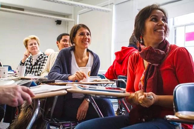 Crise-Up vous accompagne pour préserver la santé mentale de vos équipe et vous propose un dispositif en 4 temps 